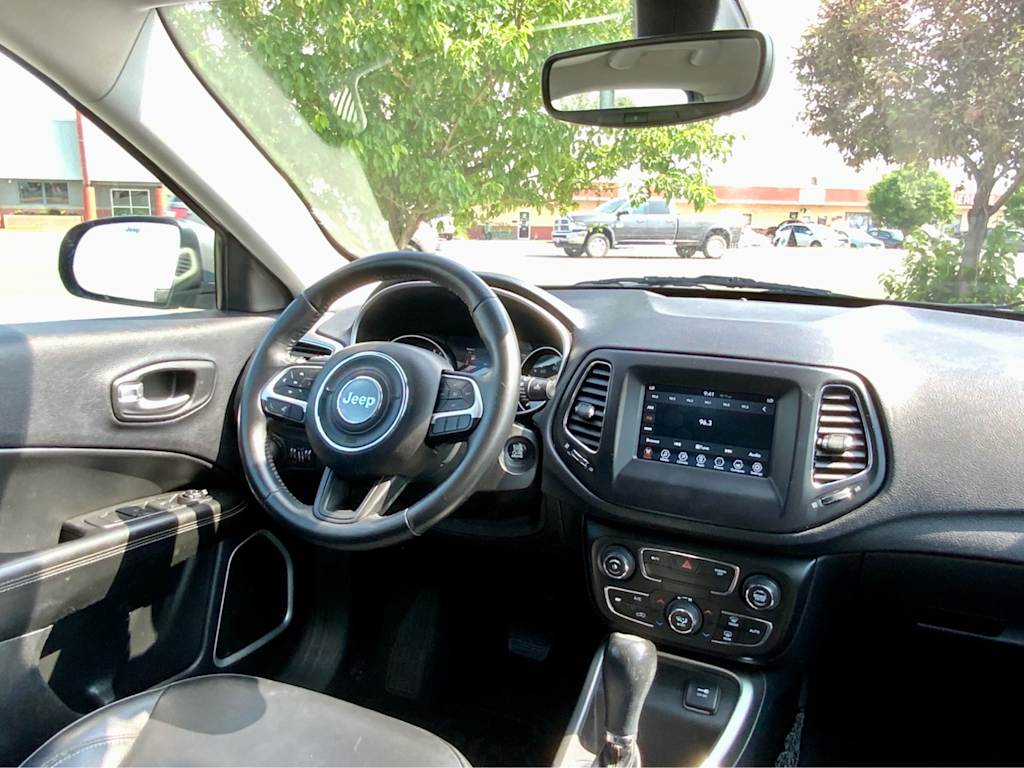 Thumbnail: 2018 Jeep Compass - 38