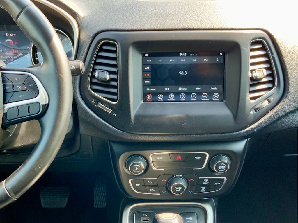 Thumbnail: 2018 Jeep Compass - 15