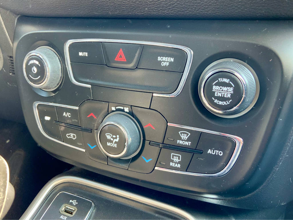 Thumbnail: 2018 Jeep Compass - 43