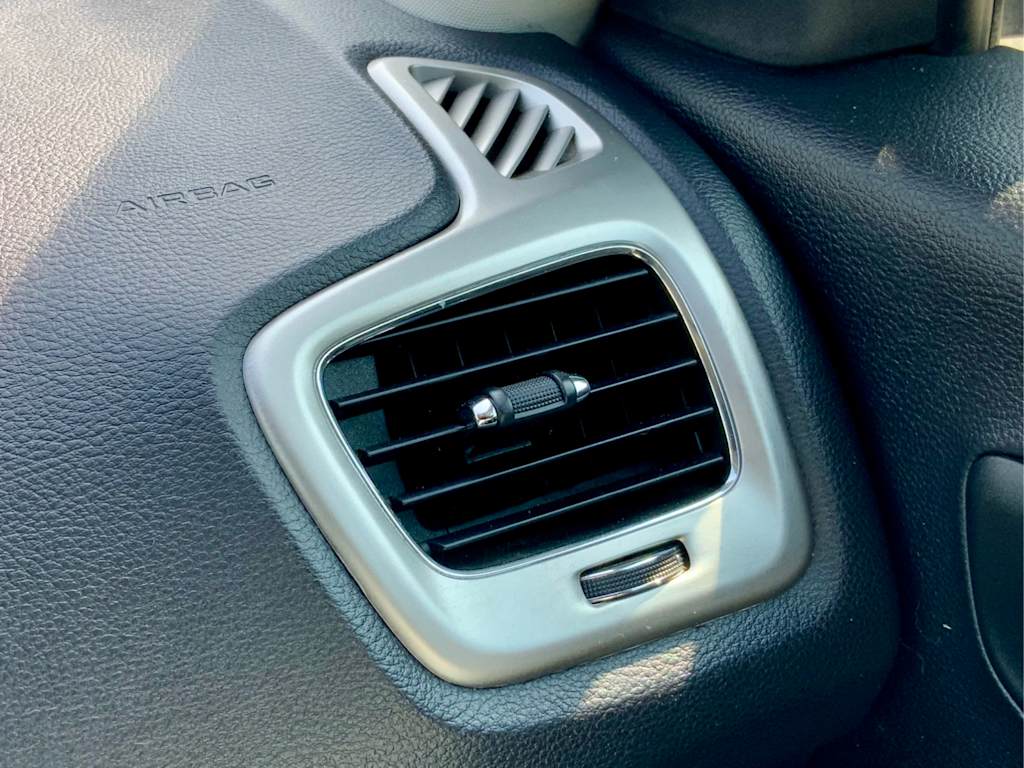 Thumbnail: 2018 Jeep Compass - 47
