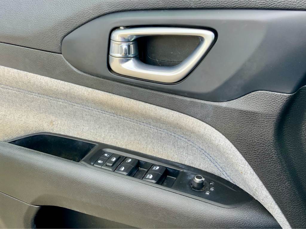 Thumbnail: 2022 Jeep Compass - 39