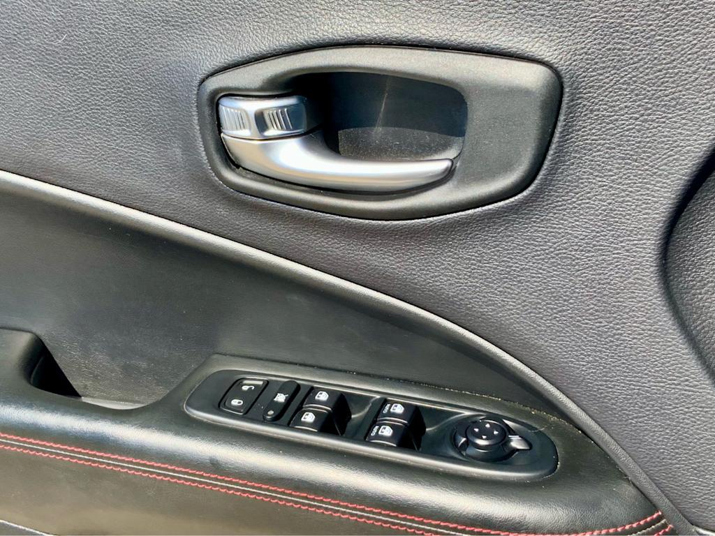 Thumbnail: 2018 Jeep Compass - 54