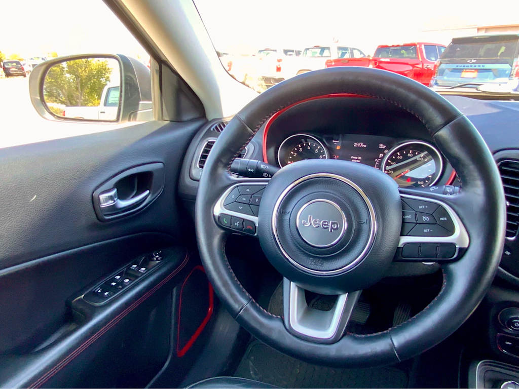 Thumbnail: 2018 Jeep Compass - 14