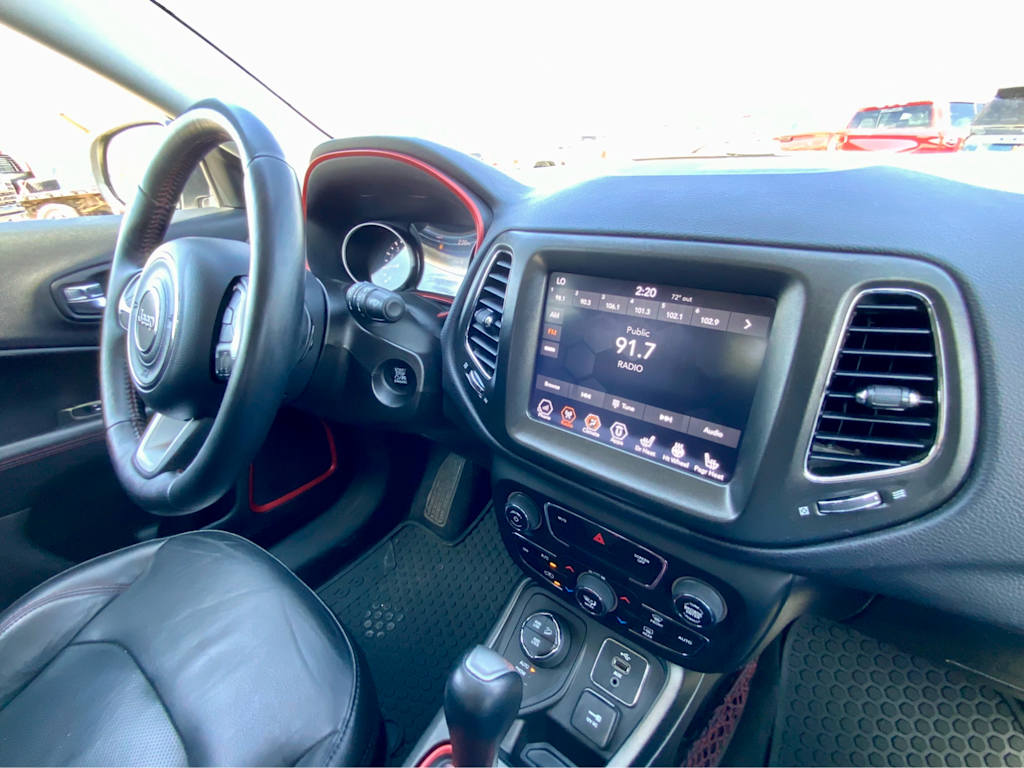 Thumbnail: 2018 Jeep Compass - 9