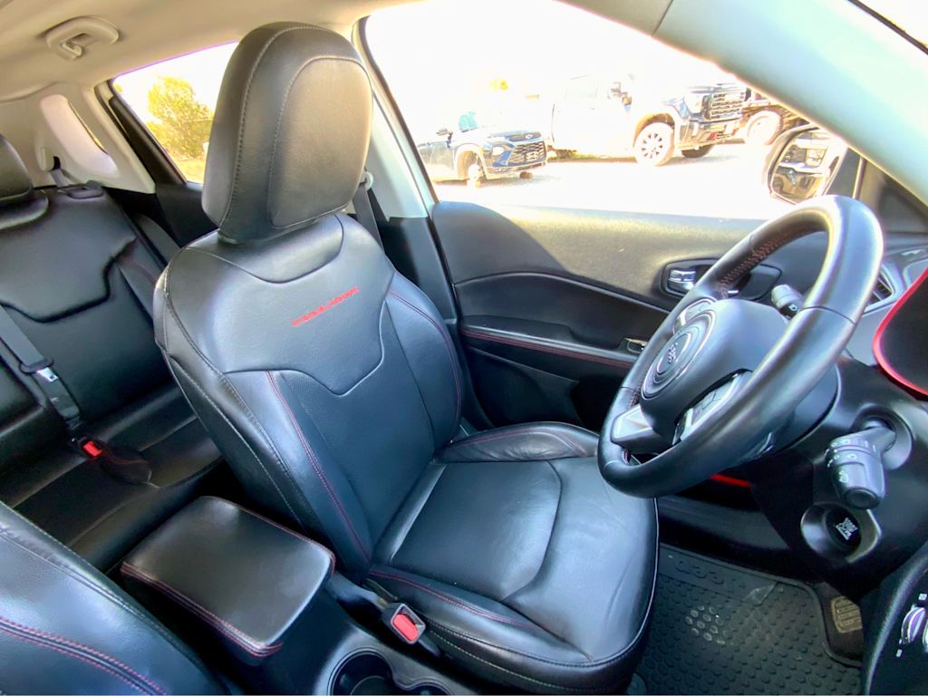 Thumbnail: 2018 Jeep Compass - 38