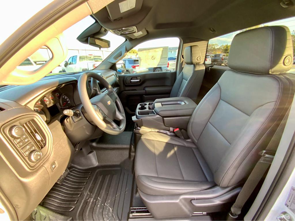 Thumbnail: 2026 Chevrolet Silverado 1500 - 10