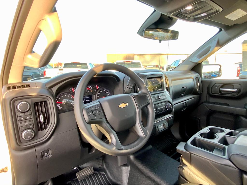 Thumbnail: 2026 Chevrolet Silverado 1500 - 9