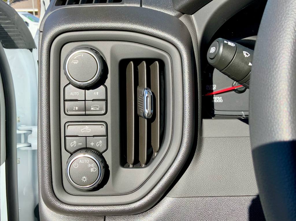 Thumbnail: 2026 Chevrolet Silverado 1500 - 39