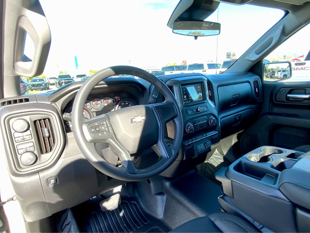 Thumbnail: 2026 Chevrolet Silverado 1500 - 9