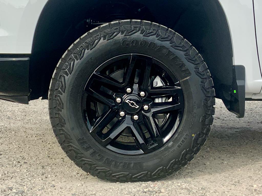 Thumbnail: 2026 Chevrolet Silverado 1500 - 8