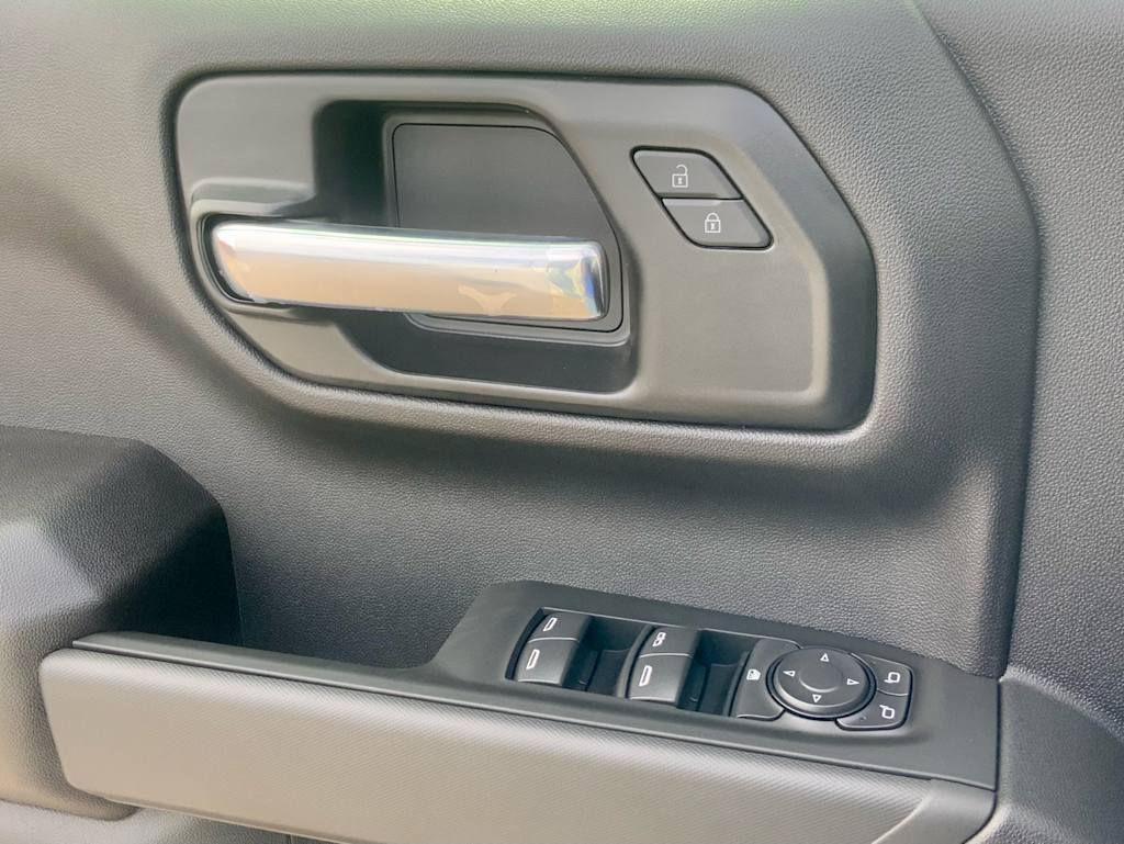 Thumbnail: 2026 Chevrolet Silverado 1500 - 38