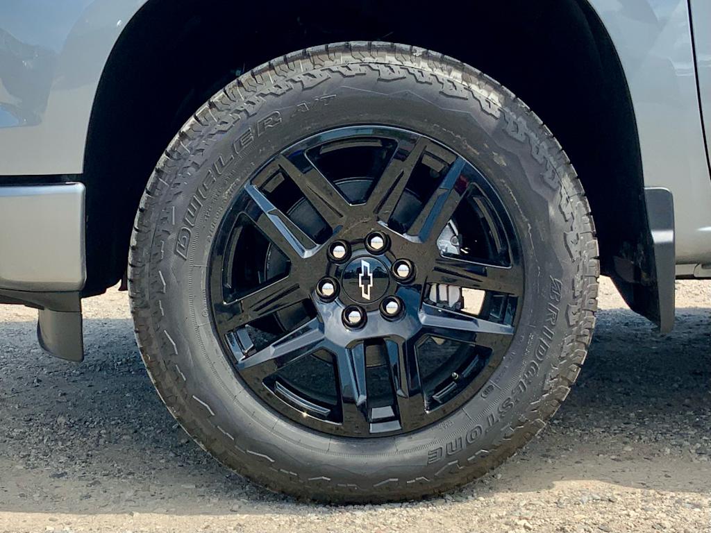 Thumbnail: 2026 Chevrolet Silverado 1500 - 26
