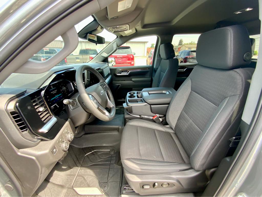 Thumbnail: 2026 Chevrolet Silverado 1500 - 10
