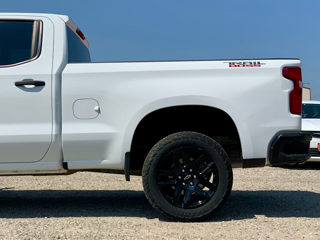 Thumbnail: 2023 Chevrolet Silverado 1500 - 24