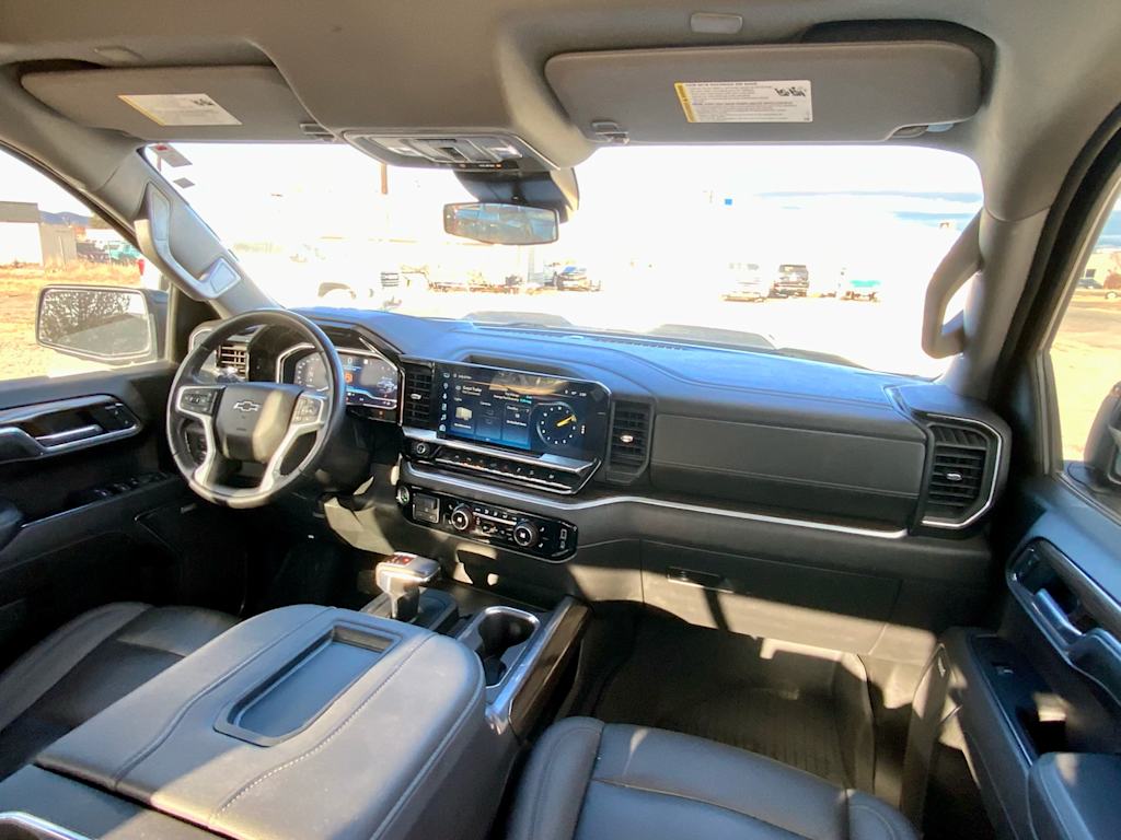 Thumbnail: 2022 Chevrolet Silverado 1500 - 14