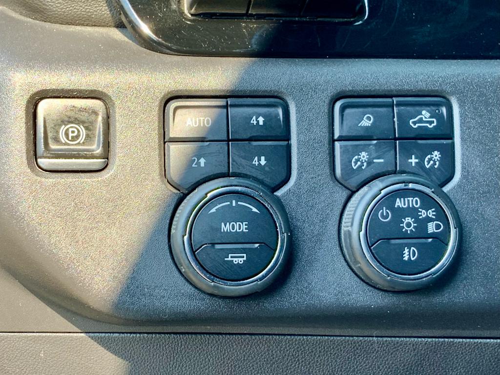 Thumbnail: 2023 Chevrolet Silverado 1500 - 41