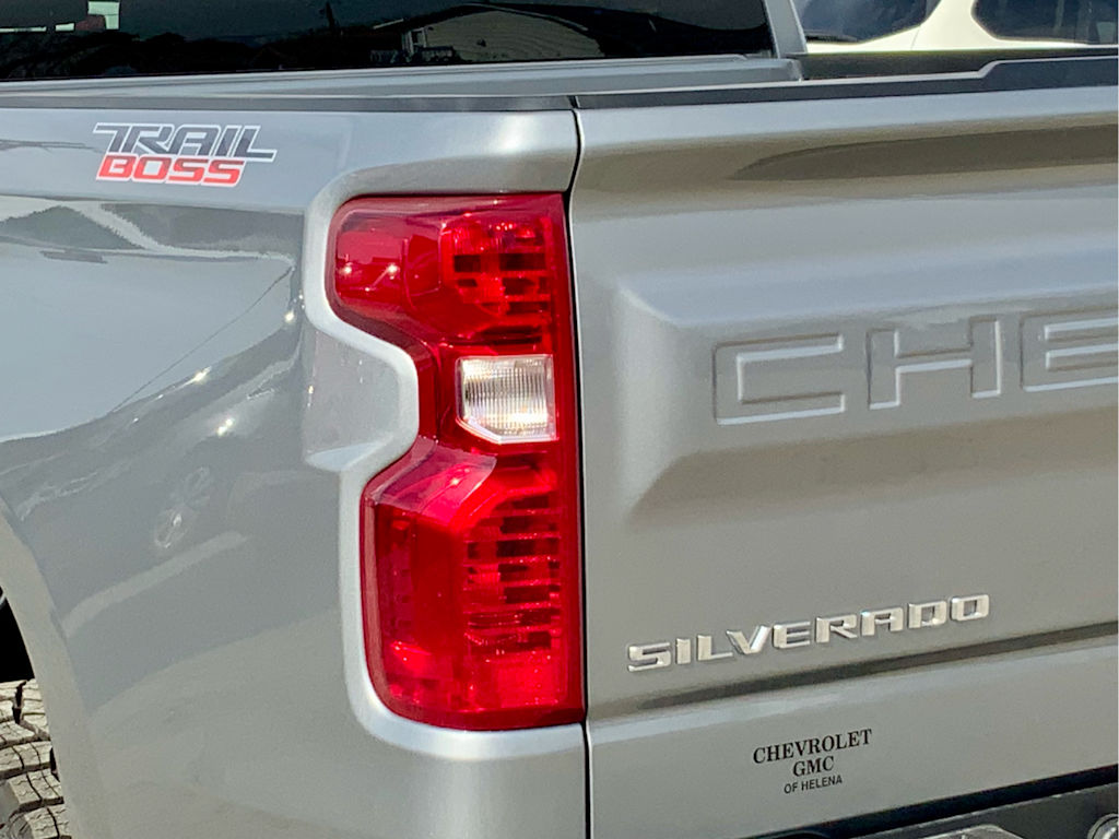 Thumbnail: 2026 Chevrolet Silverado 1500 - 26