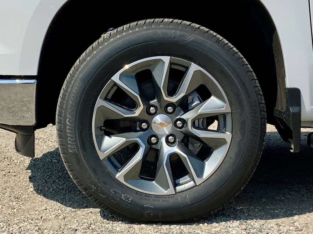 Thumbnail: 2026 Chevrolet Silverado 1500 - 26