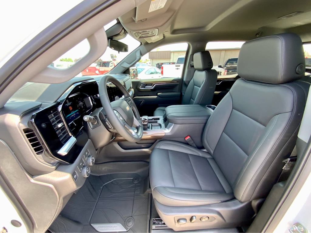 Thumbnail: 2026 Chevrolet Silverado 1500 - 10