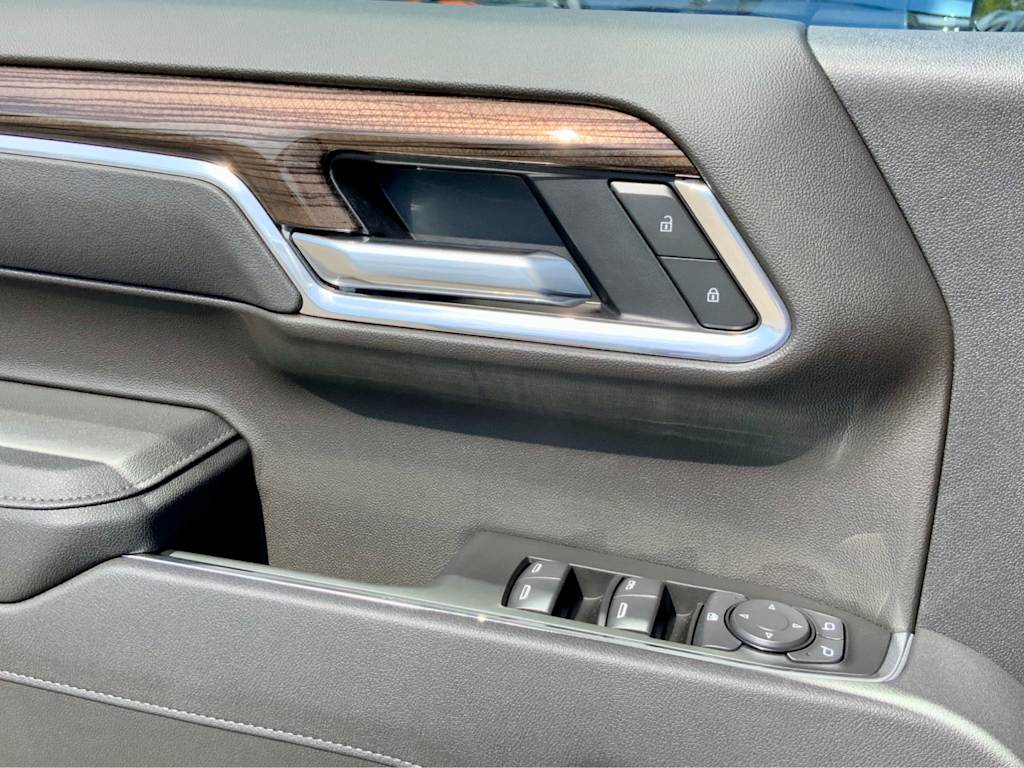 Thumbnail: 2026 Chevrolet Silverado 1500 - 44