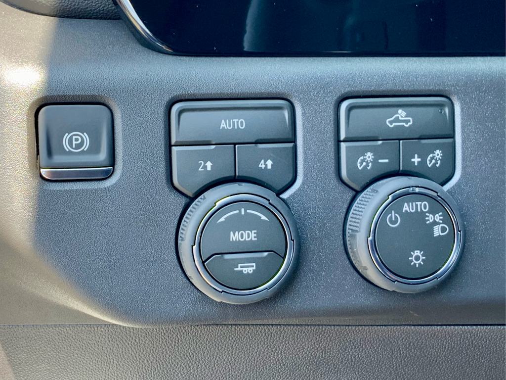 Thumbnail: 2026 Chevrolet Silverado 1500 - 43