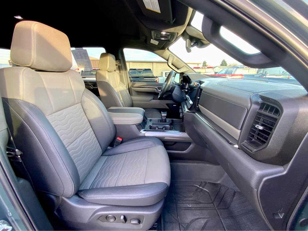 Thumbnail: 2025 Chevrolet Silverado 1500 - 11