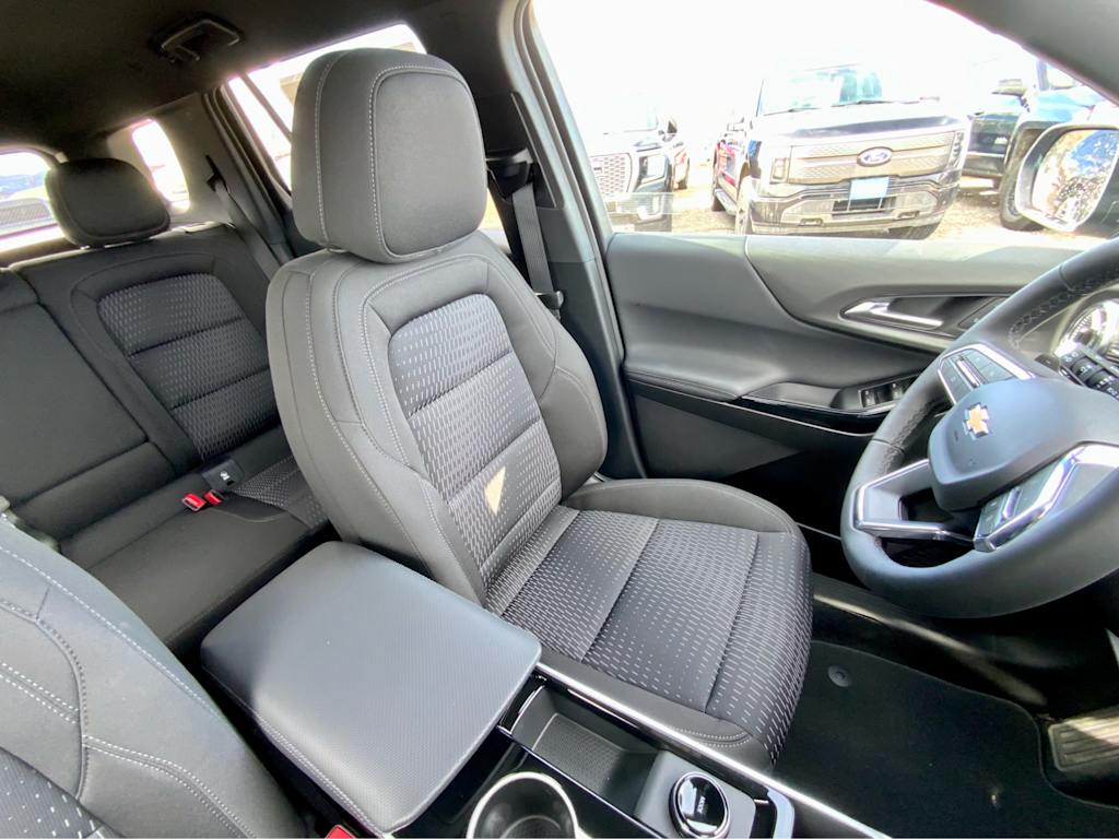 Thumbnail: 2026 Chevrolet Equinox - 34