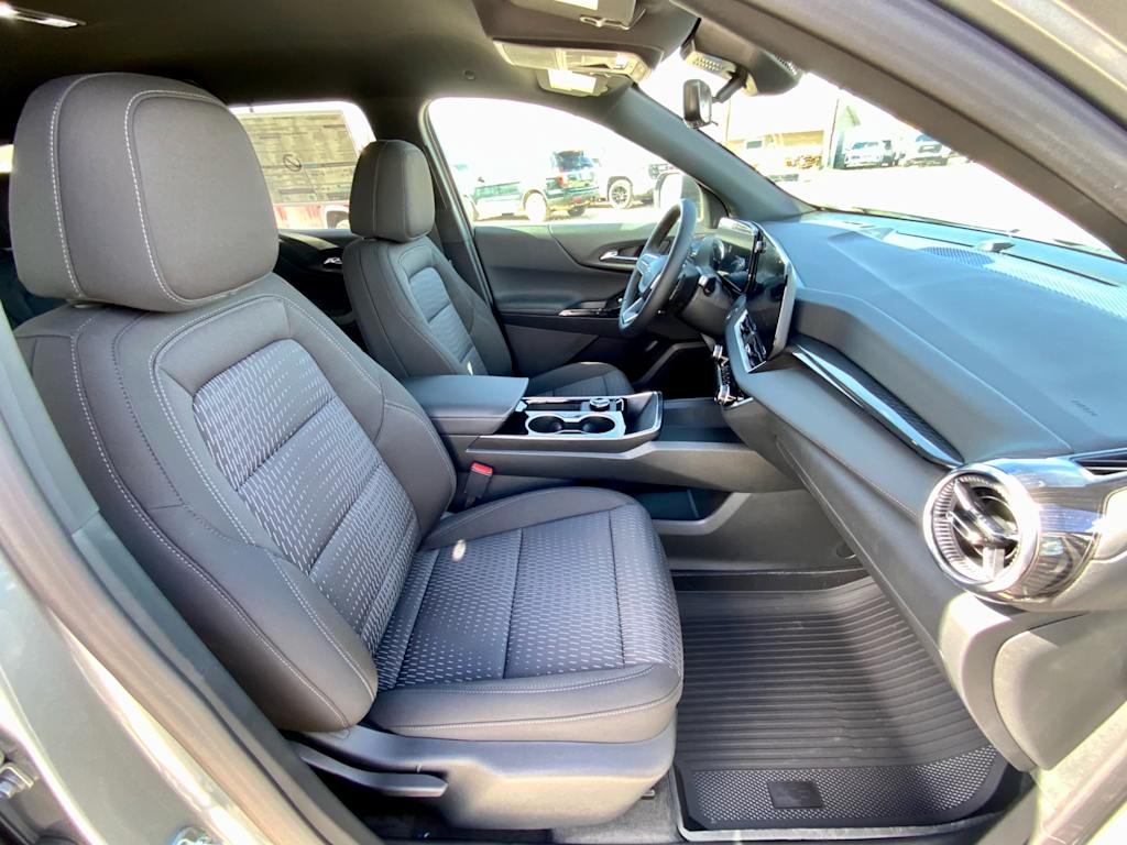 Thumbnail: 2026 Chevrolet Equinox - 11