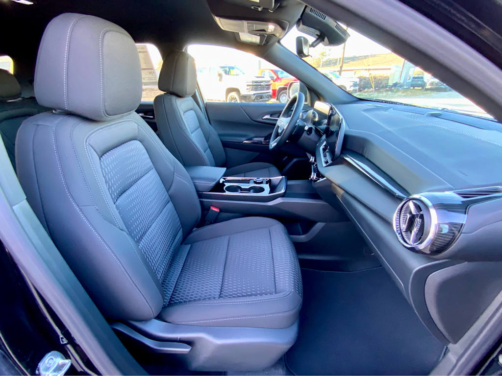 Thumbnail: 2026 Chevrolet Equinox - 11