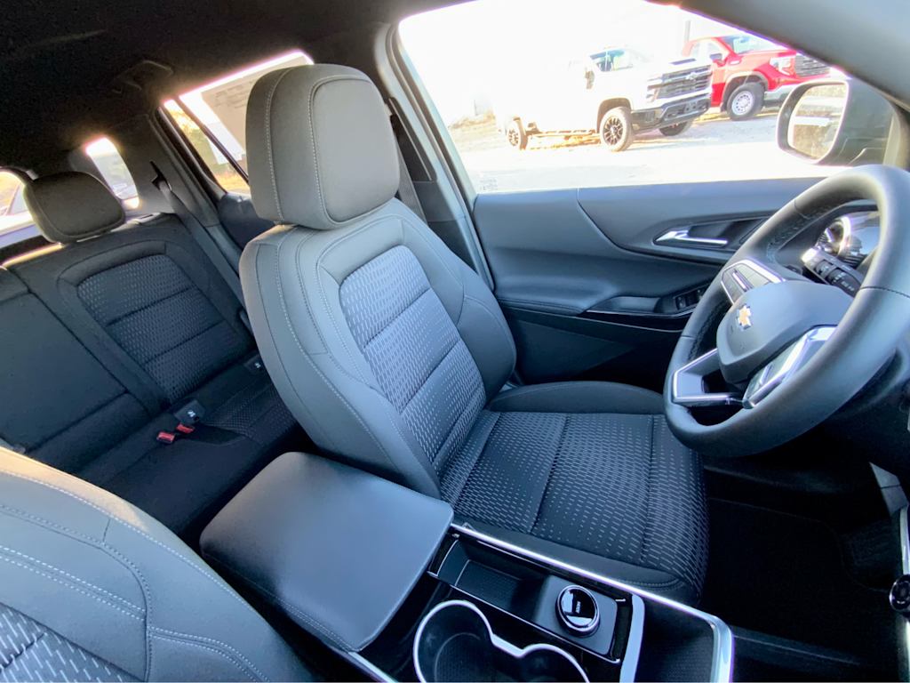 Thumbnail: 2026 Chevrolet Equinox - 34