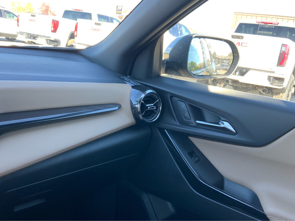 Thumbnail: 2026 Chevrolet Equinox - 36