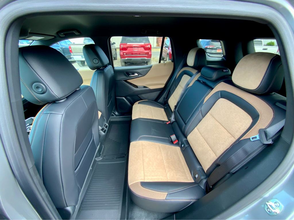 Thumbnail: 2027 Chevrolet Equinox - 32