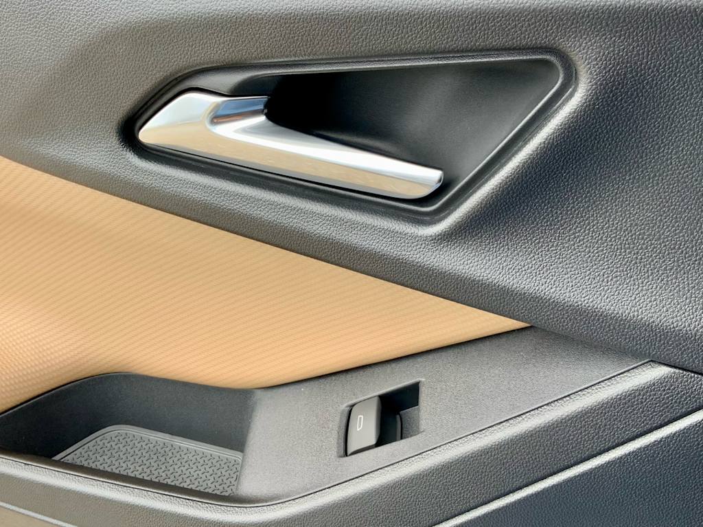 Thumbnail: 2027 Chevrolet Equinox - 41