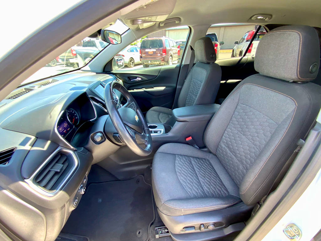 Thumbnail: 2021 Chevrolet Equinox - 10