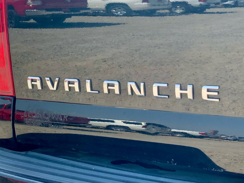 Thumbnail: 2011 Chevrolet Avalanche 1500 - 27