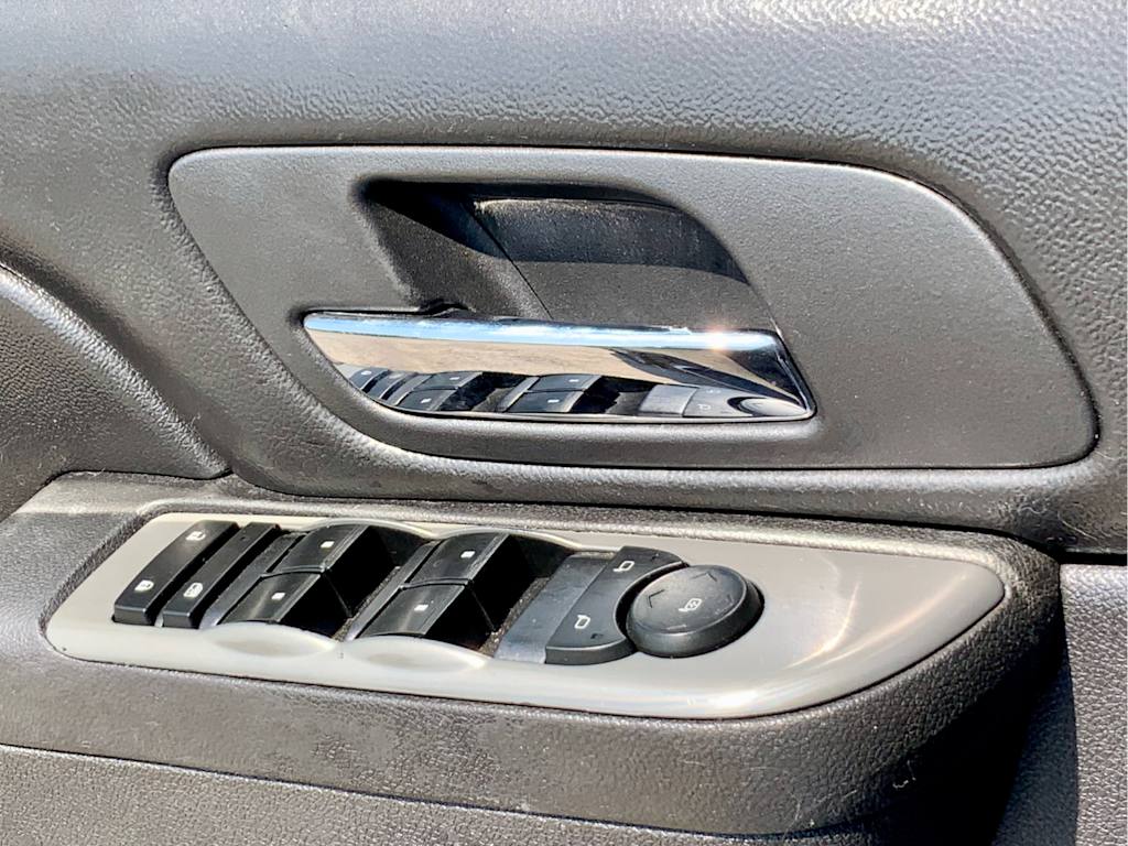Thumbnail: 2011 Chevrolet Avalanche 1500 - 36