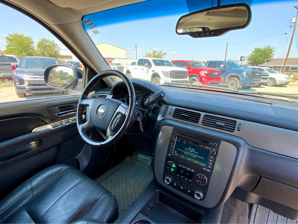 Thumbnail: 2011 Chevrolet Avalanche 1500 - 13
