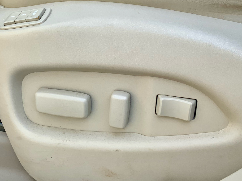 Thumbnail: 2010 Cadillac SRX - 42