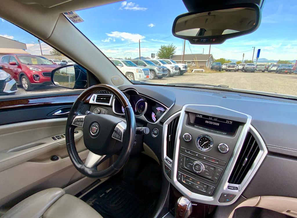 Thumbnail: 2010 Cadillac SRX - 10