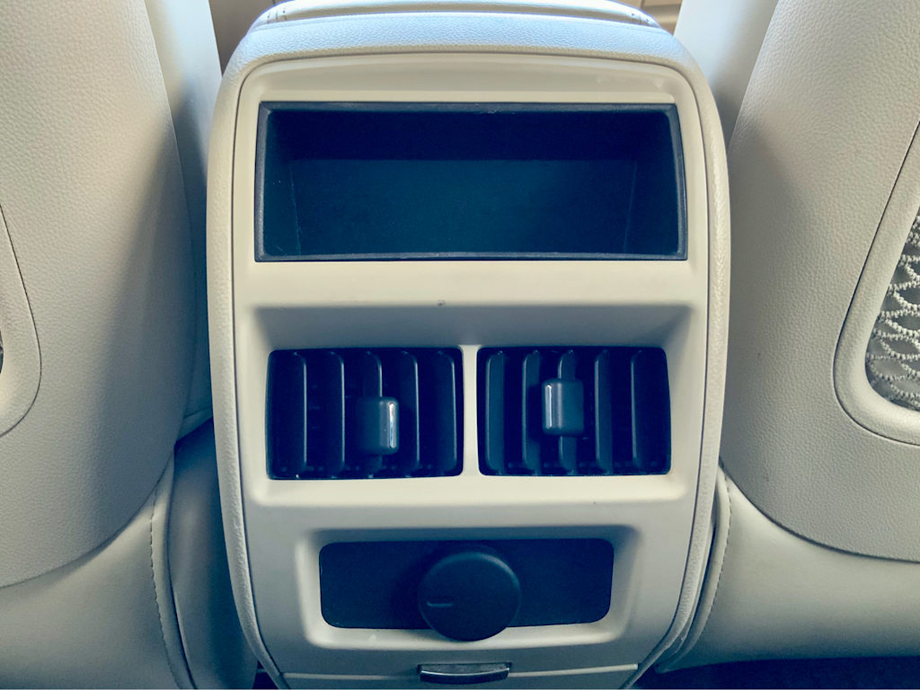 Thumbnail: 2010 Cadillac SRX - 36