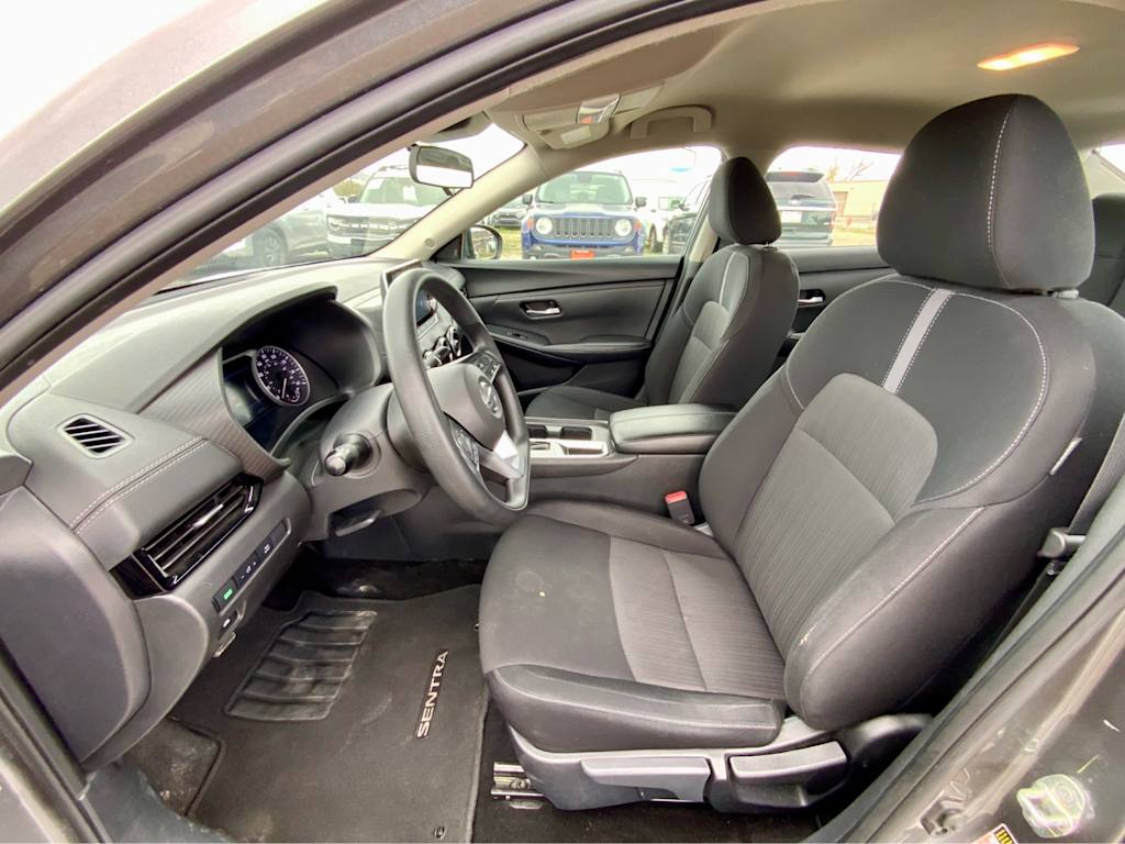 Thumbnail: 2023 Nissan Sentra - 10