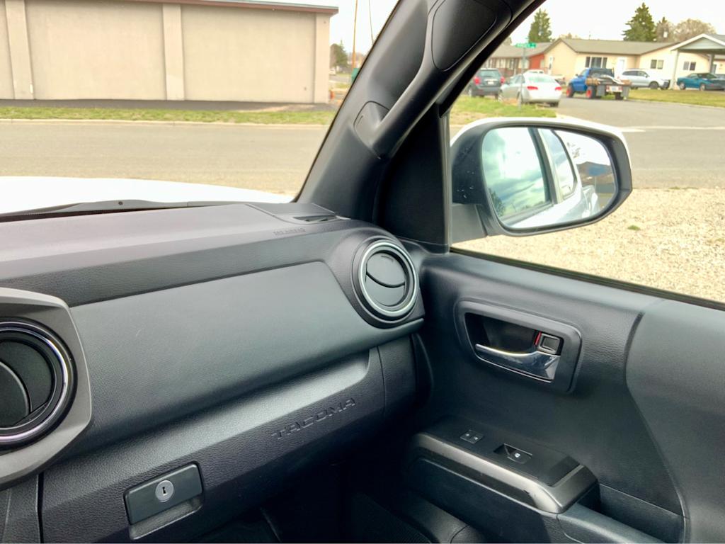 2018 Toyota Tacoma TRD Off-Road 39