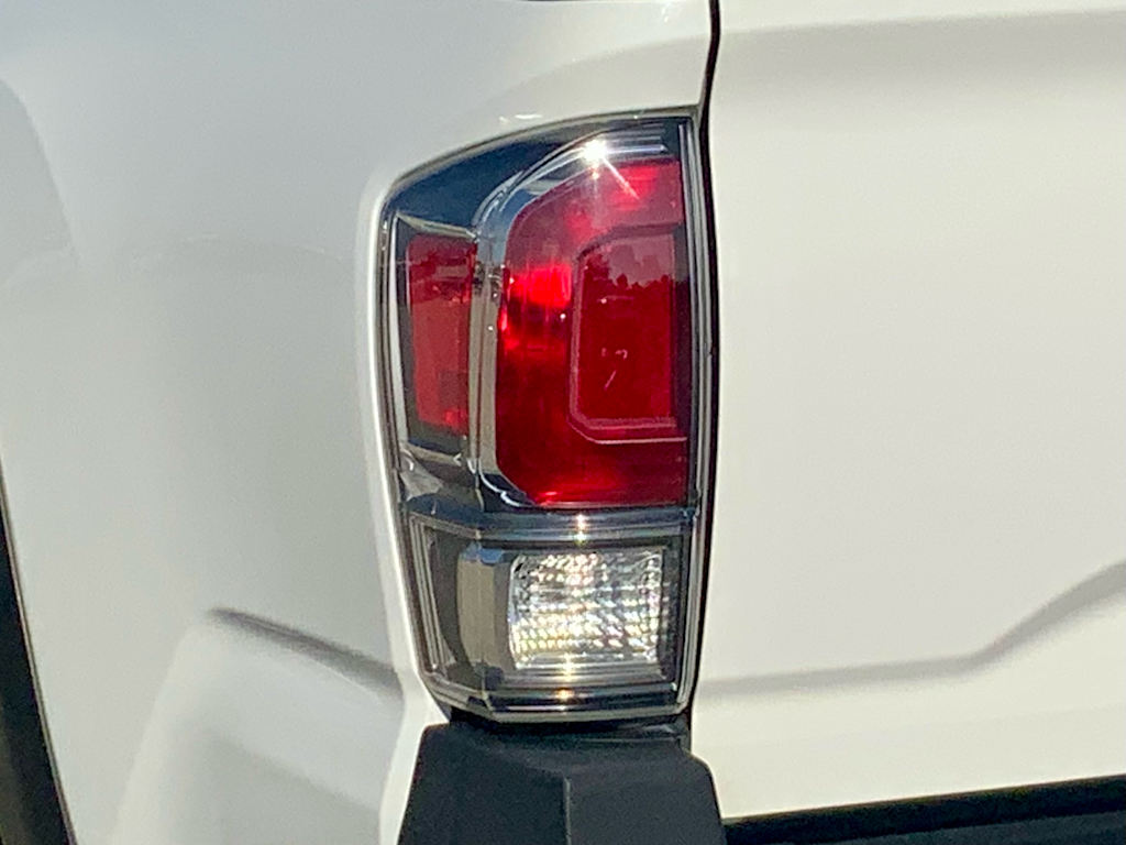 Thumbnail: 2020 Toyota Tacoma - 25