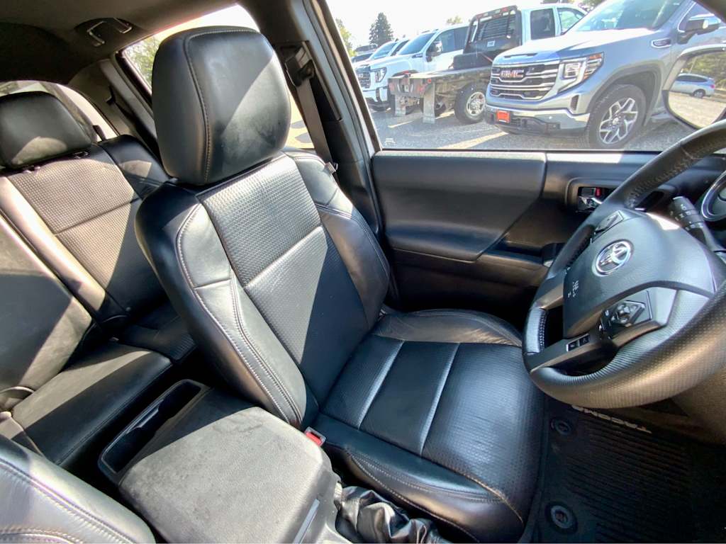 Thumbnail: 2020 Toyota Tacoma - 34
