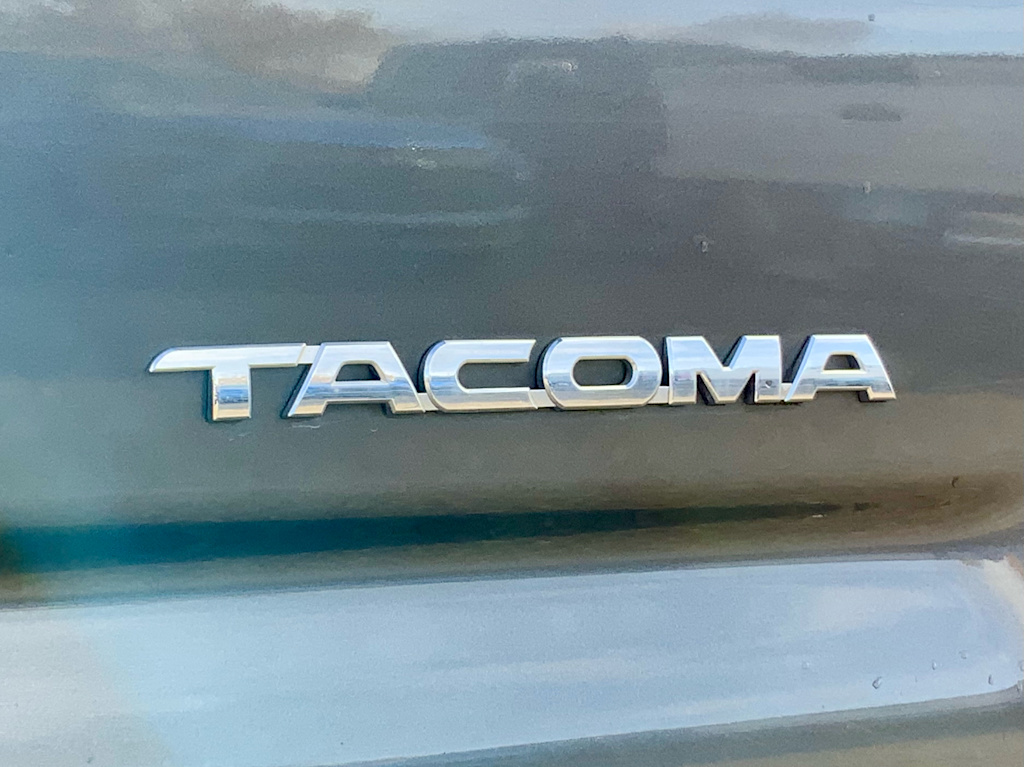 Thumbnail: 2011 Toyota Tacoma - 27