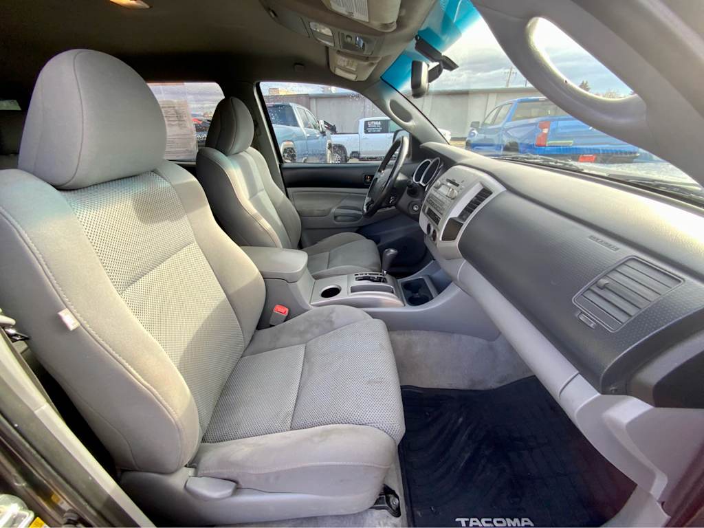 Thumbnail: 2011 Toyota Tacoma - 11