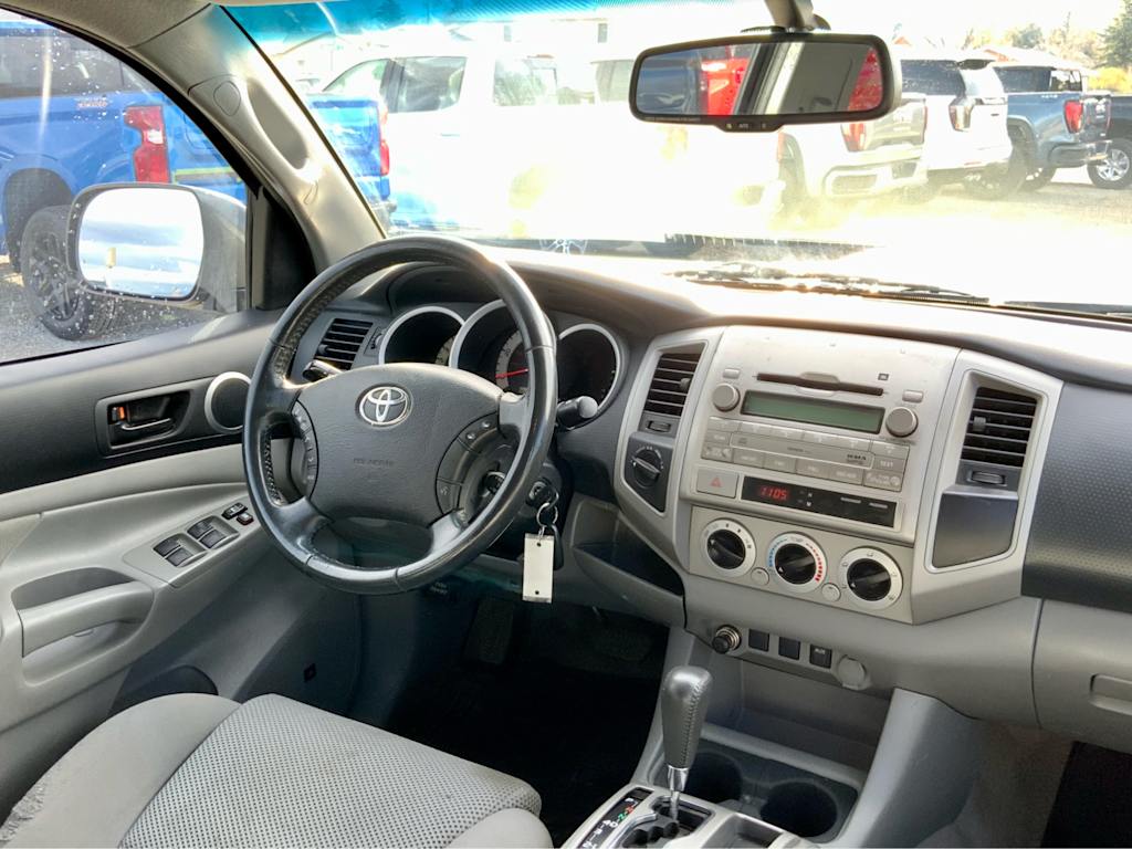 Thumbnail: 2011 Toyota Tacoma - 31