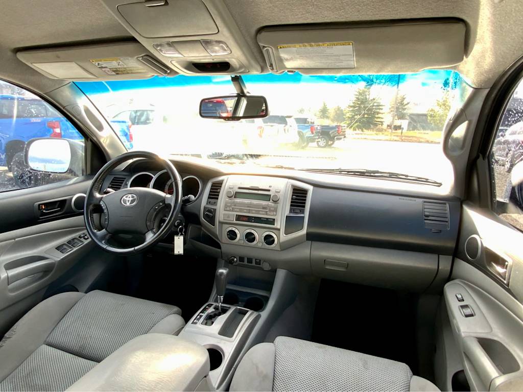 Thumbnail: 2011 Toyota Tacoma - 13