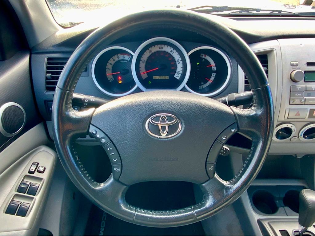 Thumbnail: 2011 Toyota Tacoma - 34