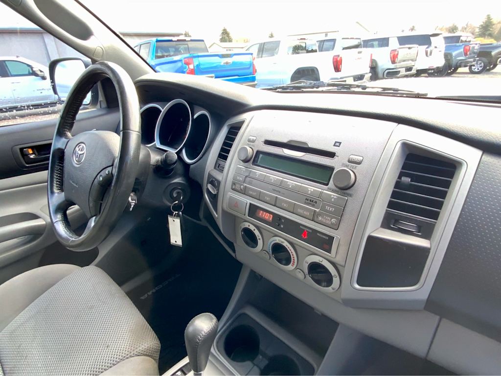 Thumbnail: 2011 Toyota Tacoma - 35